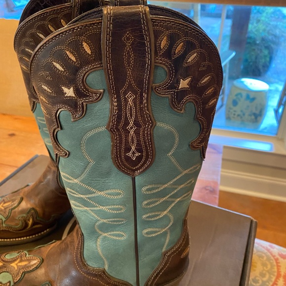 ARIAT women’s snip toe cowboy boots - Size 8 - Picture 4 of 6
